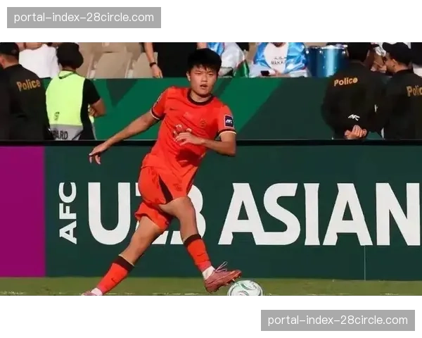 杨希场均抢断数据依旧亮眼 海港防守硬度获提升